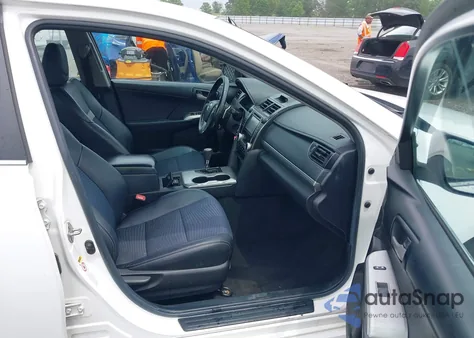 2014 Toyota Camry Se z USA, uszkodzony, nr VIN 4T1BF1FK9EU789539